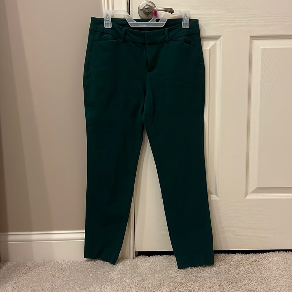 Old Navy Straight Leg Pixie Pants in Forrest Green